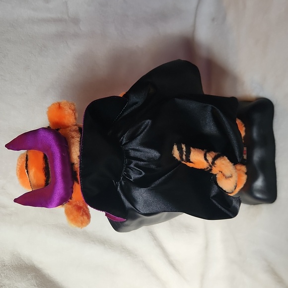Disney, Halloween, Vampire Tigger Battery, Animated Display - Picture 4 of 9